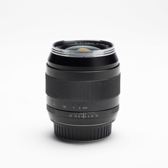 Picture of Zeiss ZE 28mm 2.0 Canon mount lens